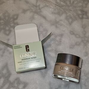 Clinique Moisture Surge Hydrator